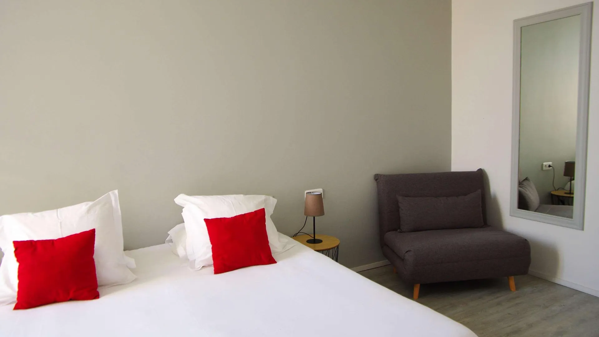 ***  Hotel Le Magnan Avinyon Fransa